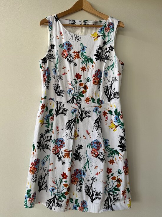 Simons Dresses & Skirts - White Floral Patterned Simons/Contemporaine Dress (size 12)